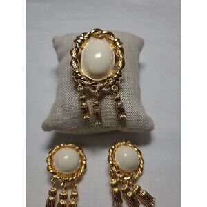 Vintage Stunning Versatile Ivana Trump Gold Tone Off White Stone Brooch Pendant